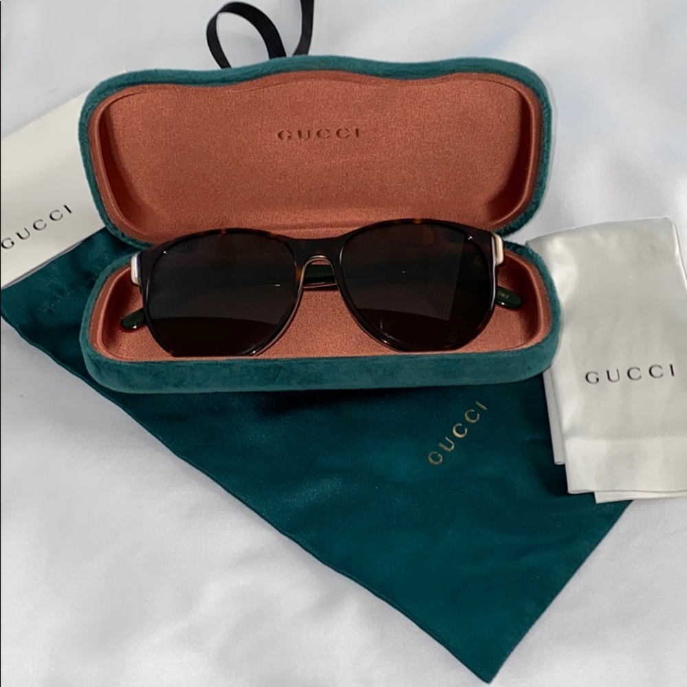 GUCCI sunglasses NWOT